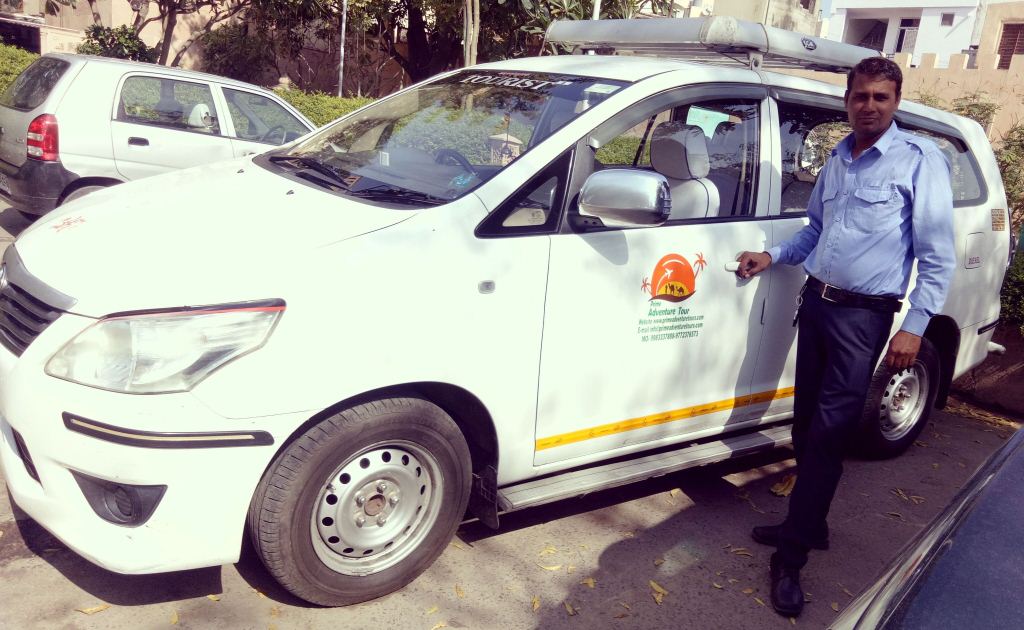 car rental in udaipur